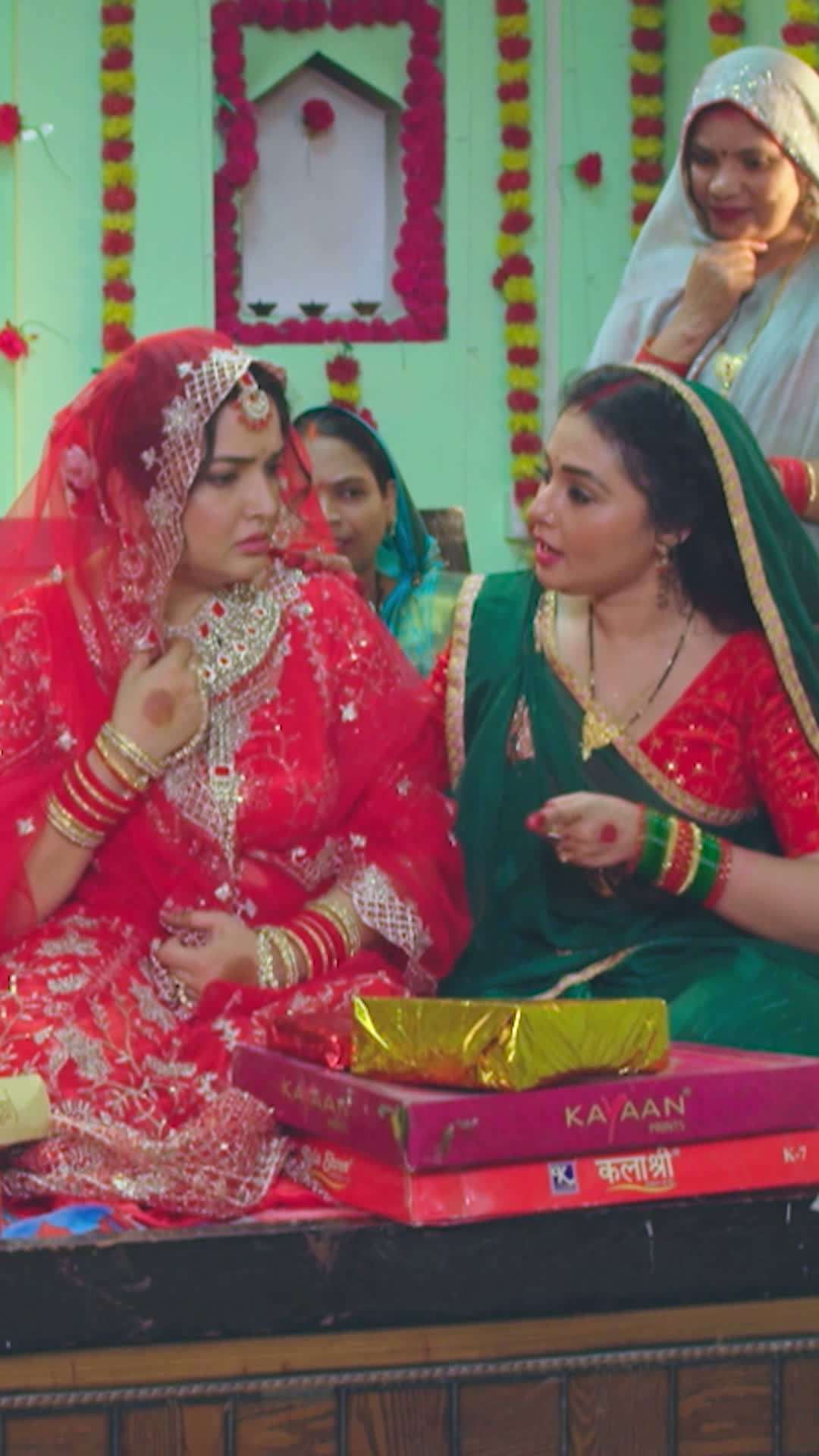 E3 - The Neighbor Teaches Laxmi How to Answer Back
