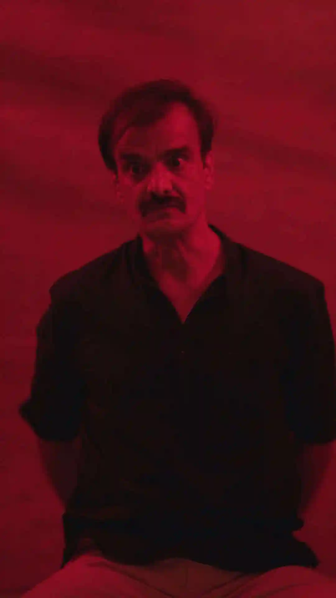 S1 E33