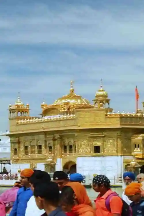 E2 Golden Temple - Yaha Sab Aa sakte hai